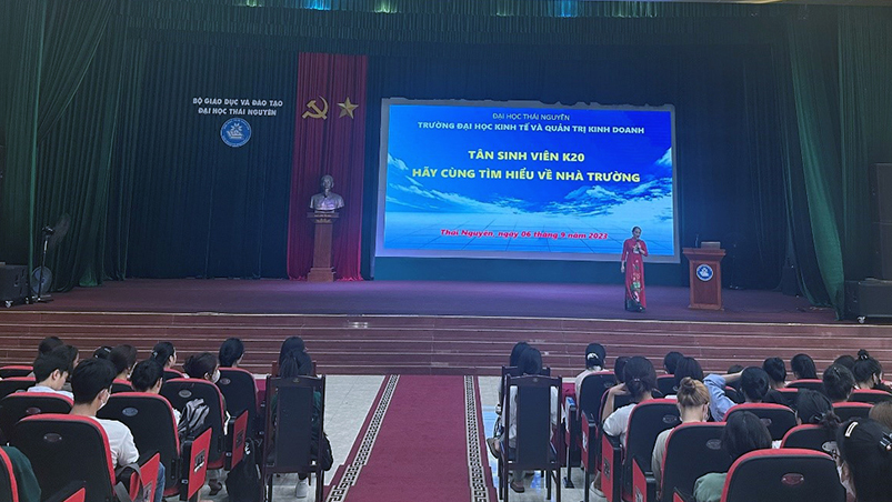 Tuần sinh hoạt công dân - sinh viên Khoá 20 năm học 2023 – 2024