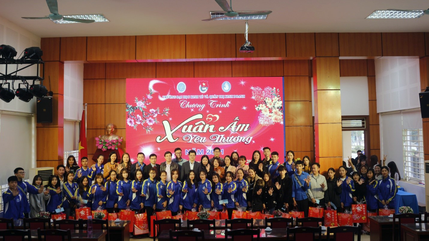 Chương trình Xuân ấm Yêu thương năm 2021 đã diễn ra trong không khí ấm áp