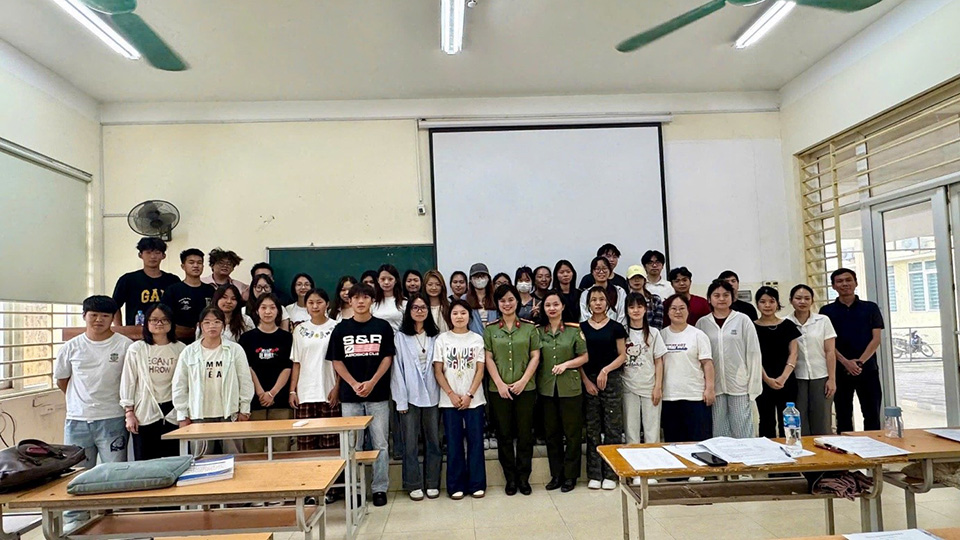 Trường Đại học Kinh tế và Quản trị Kinh doanh: Nâng cao kiến thức pháp luật cho sinh viên quốc tế năm học 2024-2025