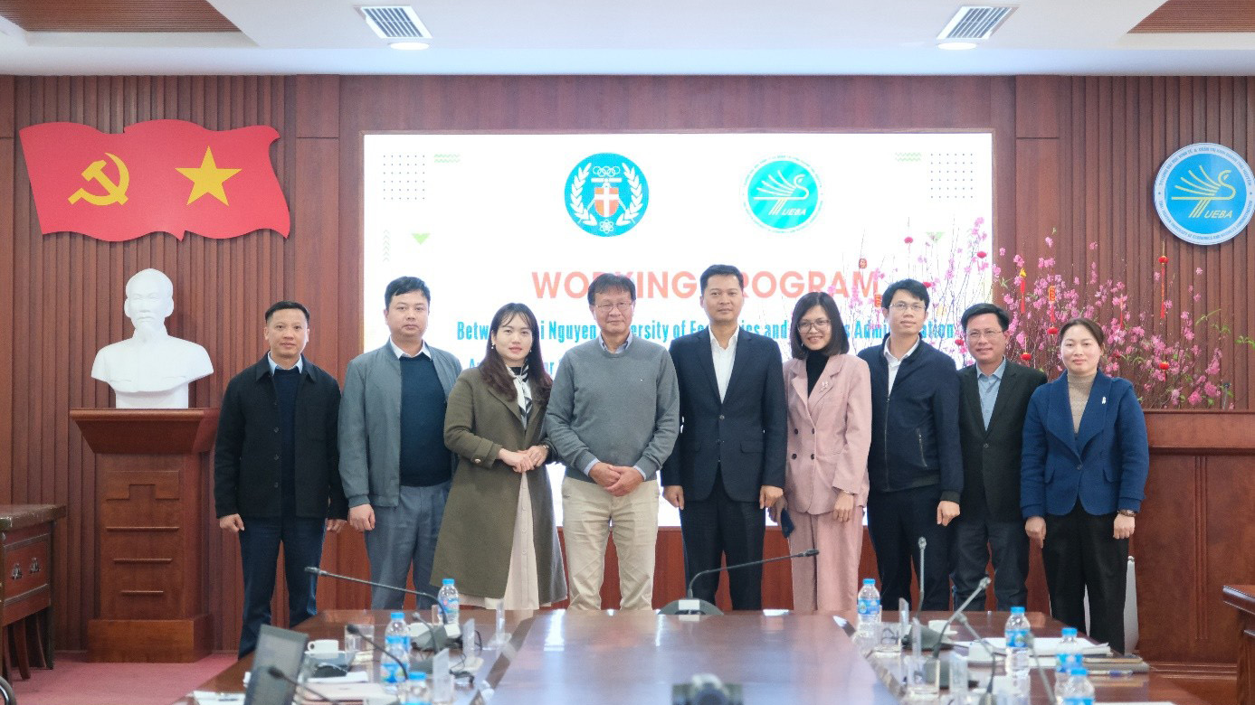 Đón tiếp và làm việc với Giáo sư: Shih-Mo Lin, Giám đốc Trung tâm ứng dụng  mô hình phân tích kinh tế, Trường Đại học Trung Nguyên, Đài Loan