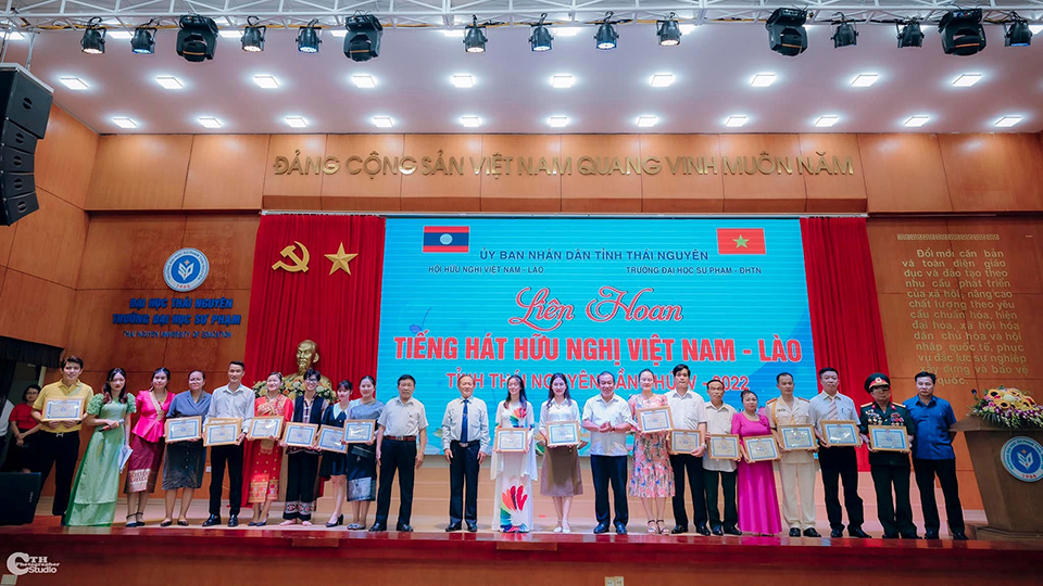Trường Đại học Kinh tế & Quản trị Kinh doanh tham gia Liên hoan tiếng hát Hữu nghị Việt Nam – Lào tỉnh Thái Nguyên lần thứ IV – năm 2022