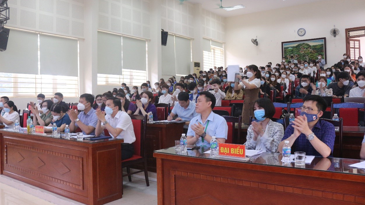 Hội nghị Bồi dưỡng kiến thức pháp luật về việc làm, lao động, kỹ năng làm việc cho sinh viên chuẩn bị tham gia thị trường lao động