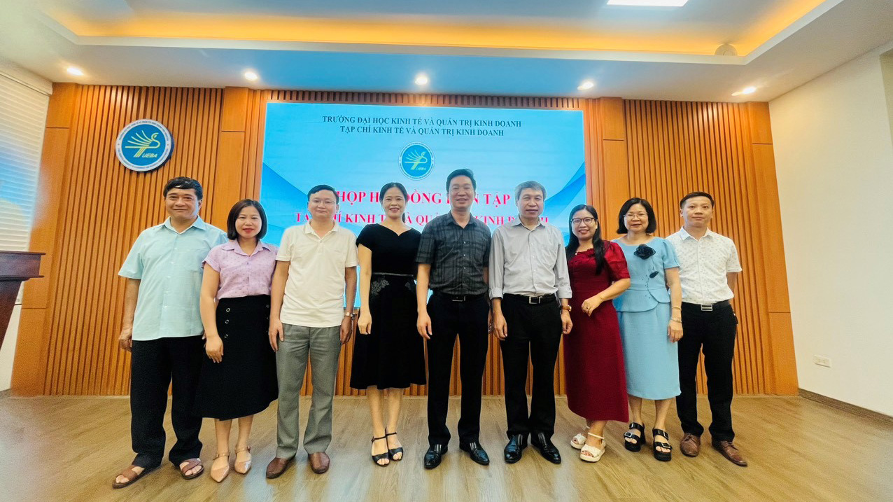 Họp Hội đồng biên tập Tạp chí Kinh tế và Quản trị Kinh doanh năm 2023