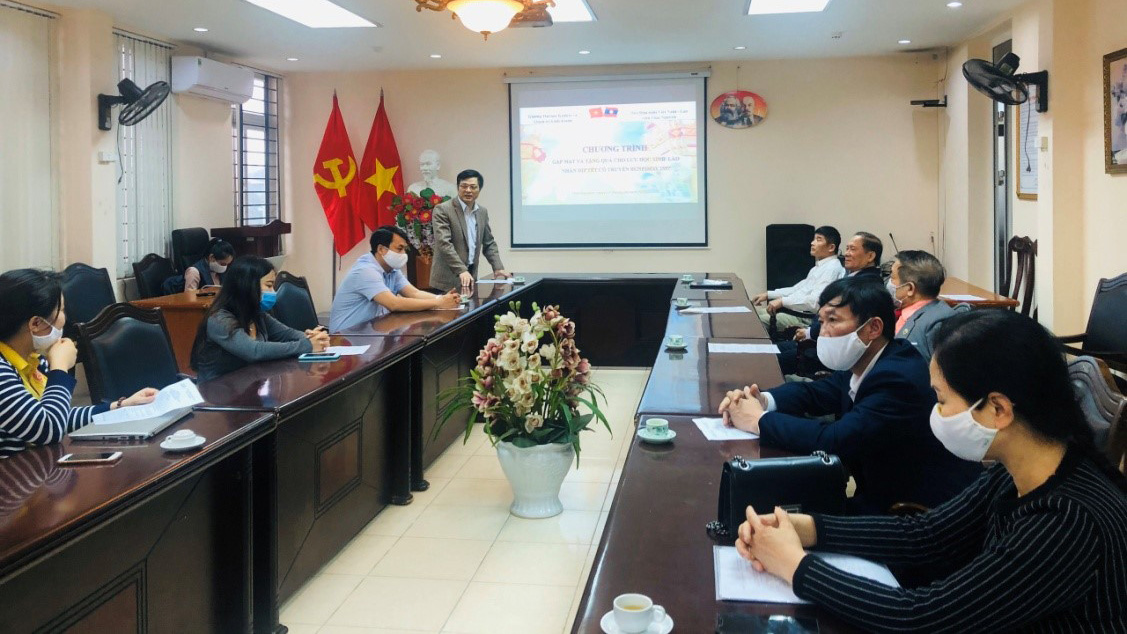 Gặp mặt và tặng quà LHS Lào của Hội Hữu nghị Việt Nam – Lào tỉnh Thái Nguyên nhân dịp tết cổ truyền Bunpimay