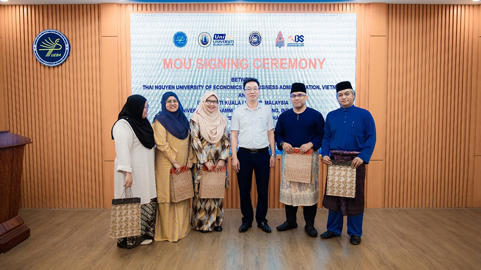 Chương trình làm việc giữa Trường ĐH Kinh tế & QTKD - Việt Nam và các Trường Đại học Khu vực Đông Nam Á đã diễn ra thành công tốt đẹp