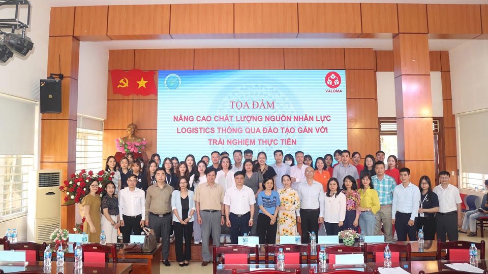 Toạ đàm “Nâng cao chất lượng nguồn nhân lực Logistics thông qua đào tạo gắn với trải nghiệm thực tiễn” thành công tốt đẹp