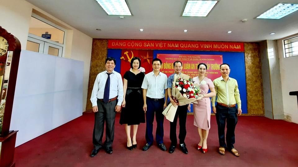 Chúc mừng NCS Hoàng Huy Trọng bảo vệ thành công luận án Tiến sĩ