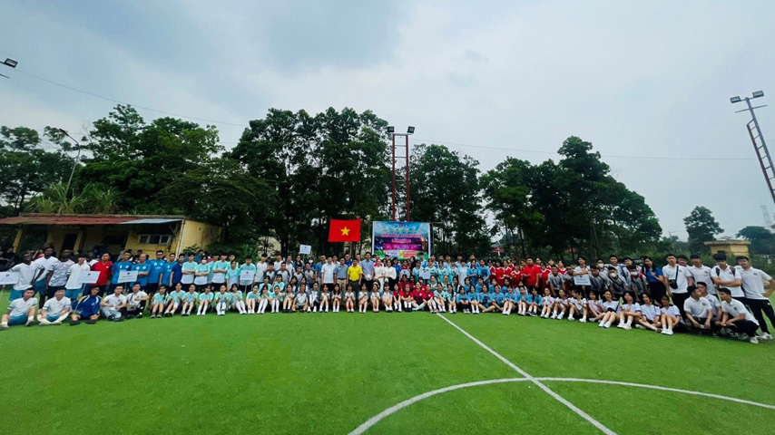 Khai mạc giải bóng đá Sinh viên Trường Đại học Kinh tế & Quản trị Kinh doanh