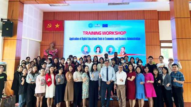 Chương trình tập huấn “Ứng dụng công cụ kỹ thuật số trong Kinh tế và Quản trị kinh doanh” đã diễn ra thành công tốt đẹp