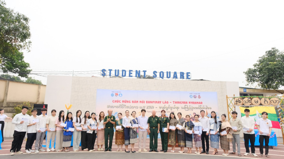 TUEBA rộn ràng sắc màu văn hóa: Ấm áp chương trình chúc mừng Tết Bunpimay và Tết Thingyan Myanmar