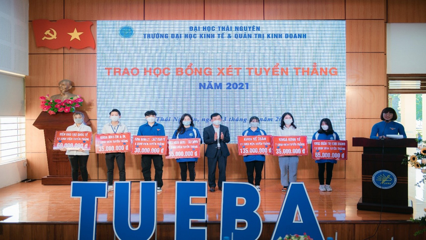 Các chương trình học bổng và Hỗ trợ người học tại trường Đại học Kinh tế và Quản trị Kinh doanh