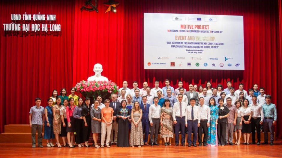 Trường ĐH Kinh tế & Quản trị Kinh doanh tham gia Hội thảo “Bộ công cụ tự đánh giá năng lực cốt lõi đạt được trong quá trình đào tạo” được tổ chức tại tỉnh Quảng Ninh
