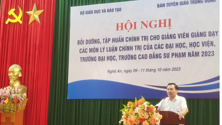 Giảng viên Lý luận chính trị Trường ĐH Kinh tế và Quản trị Kinh doanh – ĐH Thái Nguyên tham gia bồi dưỡng, tập huấn chính trị năm 2023