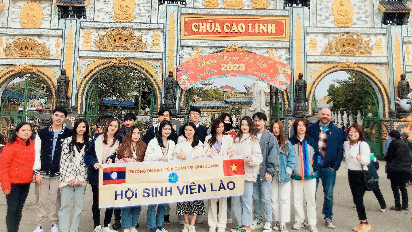 Chương trình ngoại khóa dành cho LHS Lào tại trường ĐH Kinh tế & QTKD tại Khu di tích Bạch Đằng Giang, Hải Phòng - Nơi hội tụ hồn thiêng sông núi