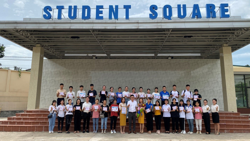 Trao giải Cuộc thi TUEBA MINI MARATHON và giấy chứng nhận Thanh niên Khỏe năm 2020