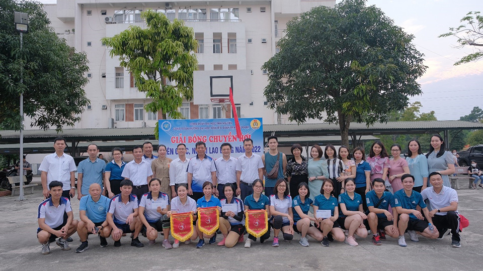 Bế mạc Giải bóng chuyền hơi CBVC, người lao động năm 2022