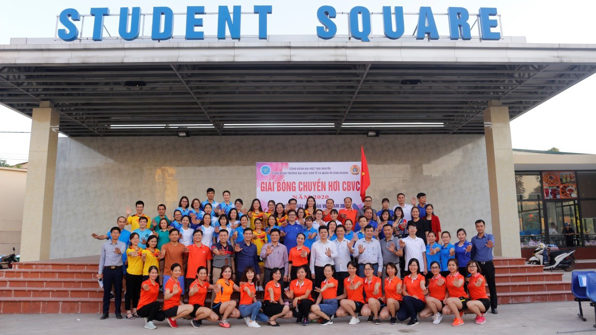 Khai mạc giải bóng chuyền hơi cán bộ, viên chức chào mừng ngày Nhà giáo Việt Nam 20/11/2020