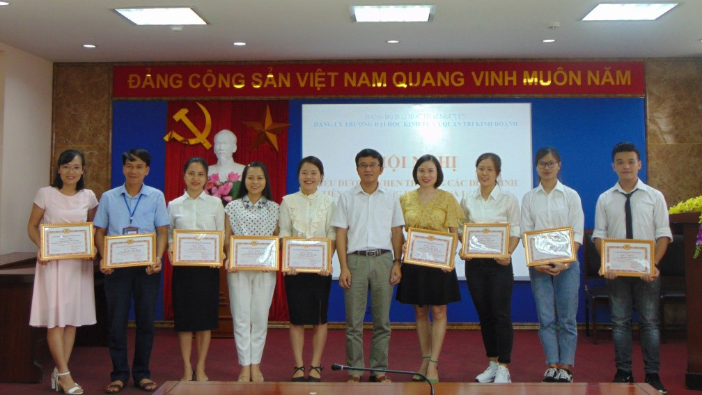 Hội nghị biểu dương, khen thưởng cho các điển hình tiên tiến trong phong trào học tập và làm theo tư tưởng, đạo đức, phong cách Hồ Chí Minh năm 2020