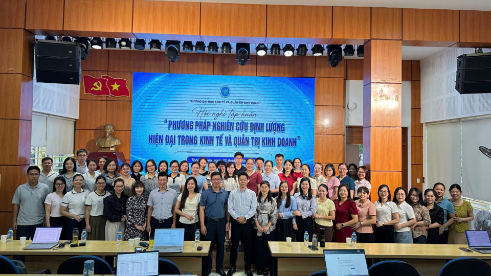TUEBA tổ chức Hội nghị tập huấn “Phương pháp nghiên cứu định lượng hiện đại trong Kinh tế và Quản trị kinh doanh”